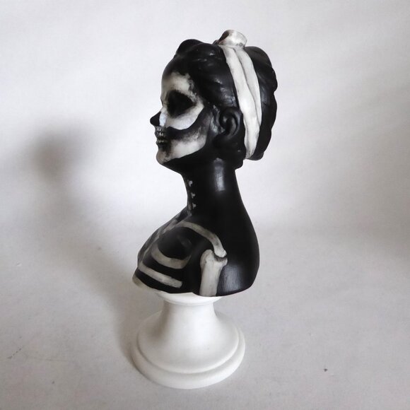 NEW SKELETON DEATH BECOMES HER UPCYCLED GOTHIC HALLOWEEN HORROR FIGURINE ODDITY - Picture 6 of 10